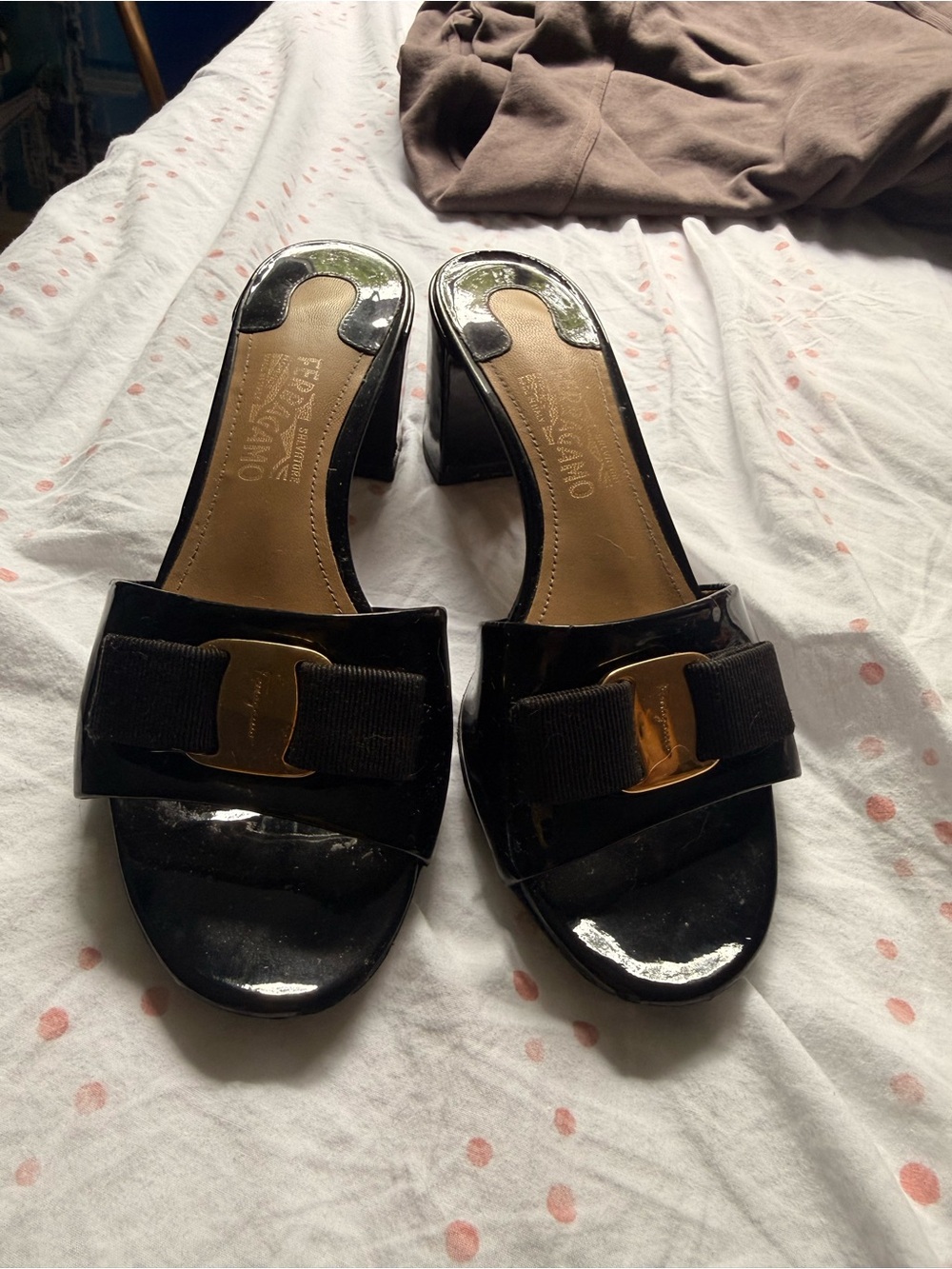 Vintage Salvatore Ferragamo Black Patent Vara Bow Block Heel Sandals